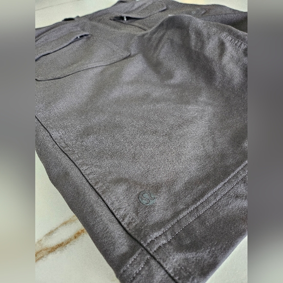 Lululemon Cadence Commute Shorts Men's Sz 34 Gray Athletic - Picture 16 of 16